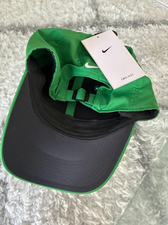 Classic Solid Green Nike Baseball Cap - Picture 3 of 4
